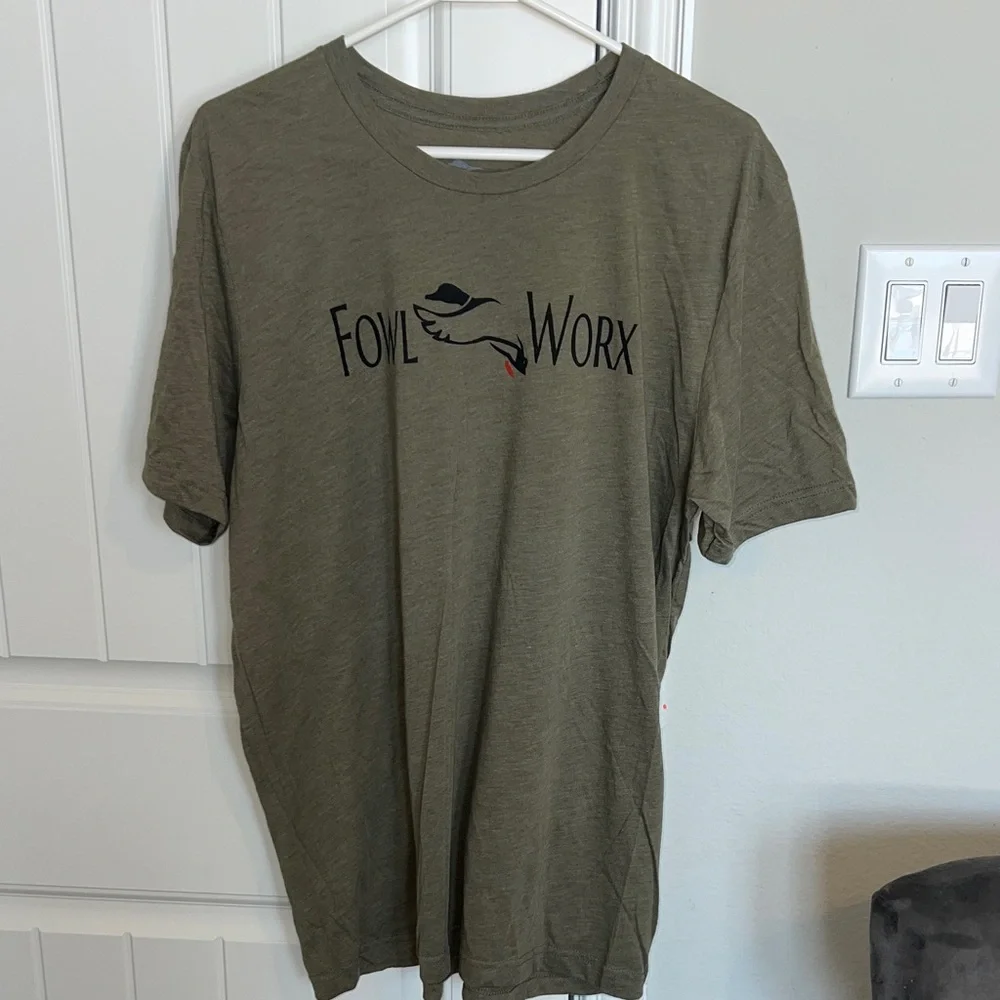 Men's Olive Short Sleeve Tee - Picture 4 of 5